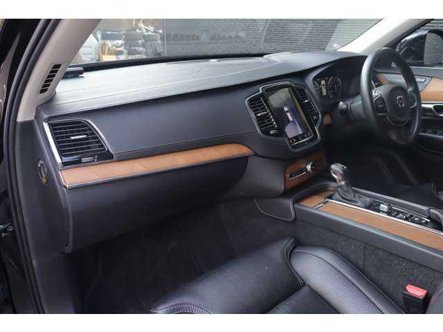 ボルボ ＸＣ９０ T6 AWD インスクリプション 大分県 2018(平30)年 5.1万km オニキスブラックP ＩＮＴＥＬＬＩＳＡＦＥ/Harman Kardonサウンド/ヘッドアップディスプレイ/純正ナビ/ＣａｒＰｌａｙ/Bluetooth/地デジ/３６０°カメラ/黒革/シートヒーター/エアシート/パワーシート/ステアリングヒーター/純正２０インチＡＷ/ＥＴＣ/純正ドラレコ（前）