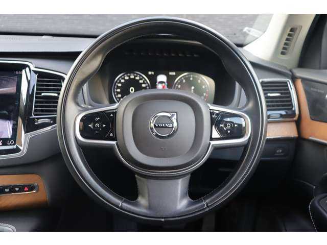 ボルボ ＸＣ９０ T6 AWD インスクリプション 大分県 2018(平30)年 5.1万km オニキスブラックP ＩＮＴＥＬＬＩＳＡＦＥ/Harman Kardonサウンド/ヘッドアップディスプレイ/純正ナビ/ＣａｒＰｌａｙ/Bluetooth/地デジ/３６０°カメラ/黒革/シートヒーター/エアシート/パワーシート/ステアリングヒーター/純正２０インチＡＷ/ＥＴＣ/純正ドラレコ（前）