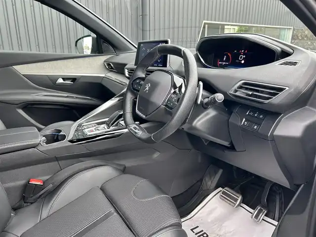 プジョー ３００８ GT ブルー HDi 福島県 2022(令4)年 2.8万km グレー サンルーフ/アダプティブクルーズコントロール/ブラインドスポットモニター/レーンキープアシスト/黒半革シート/純正ディスプレイオーディオ(BT/USB)/AppleCarPlay/パワーシート(D席)/シートヒーター(前席)/パワーバックドア/純正18AW/アダプティブLEDライト/ヒルディセントコントロール/ETC/取扱説明書/保証書/スペアキー