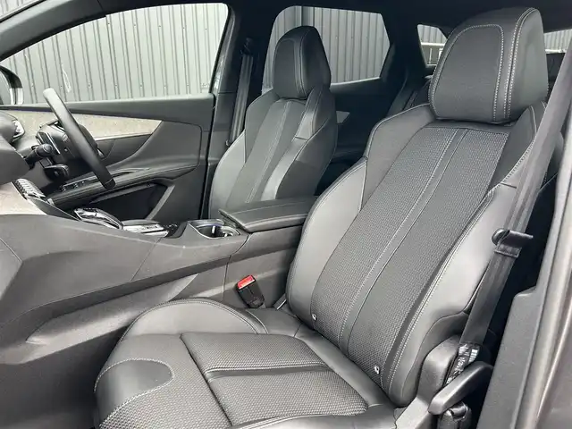 プジョー ３００８ GT ブルー HDi 福島県 2022(令4)年 2.8万km グレー サンルーフ/アダプティブクルーズコントロール/ブラインドスポットモニター/レーンキープアシスト/黒半革シート/純正ディスプレイオーディオ(BT/USB)/AppleCarPlay/パワーシート(D席)/シートヒーター(前席)/パワーバックドア/純正18AW/アダプティブLEDライト/ヒルディセントコントロール/ETC/取扱説明書/保証書/スペアキー