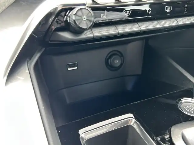 プジョー ３００８ GT ブルー HDi 福島県 2022(令4)年 2.8万km グレー サンルーフ/アダプティブクルーズコントロール/ブラインドスポットモニター/レーンキープアシスト/黒半革シート/純正ディスプレイオーディオ(BT/USB)/AppleCarPlay/パワーシート(D席)/シートヒーター(前席)/パワーバックドア/純正18AW/アダプティブLEDライト/ヒルディセントコントロール/ETC/取扱説明書/保証書/スペアキー