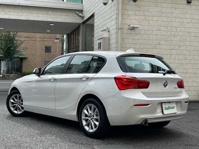 ＢＭＷ １１８ｄ スタイル 東京都 2018(平30)年 3.2万km 白 純正ナビ/　＜DVD/CD/Bluetooth/USB＞/バックカメラ/ＥＴＣ２．０/前後ドライブレコーダー/クルーズコントロール/衝突軽減ブレーキ/車線逸脱警報/コーナーセンサー/ハーフレザーシート/ステアリングスイッチ/電動格納ミラー/スマートキー×２/フロアマット/取扱説明書