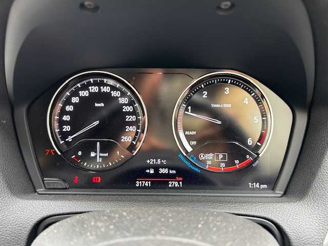 ＢＭＷ １１８ｄ スタイル 東京都 2018(平30)年 3.2万km 白 純正ナビ/　＜DVD/CD/Bluetooth/USB＞/バックカメラ/ＥＴＣ２．０/前後ドライブレコーダー/クルーズコントロール/衝突軽減ブレーキ/車線逸脱警報/コーナーセンサー/ハーフレザーシート/ステアリングスイッチ/電動格納ミラー/スマートキー×２/フロアマット/取扱説明書