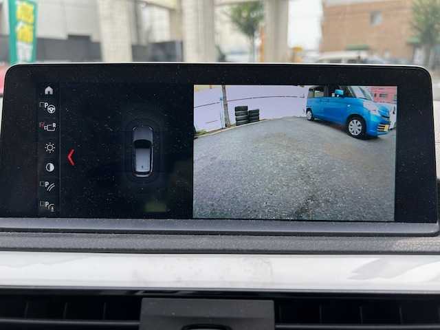 ＢＭＷ １１８ｄ スタイル 東京都 2018(平30)年 3.2万km 白 純正ナビ/　＜DVD/CD/Bluetooth/USB＞/バックカメラ/ＥＴＣ２．０/前後ドライブレコーダー/クルーズコントロール/衝突軽減ブレーキ/車線逸脱警報/コーナーセンサー/ハーフレザーシート/ステアリングスイッチ/電動格納ミラー/スマートキー×２/フロアマット/取扱説明書