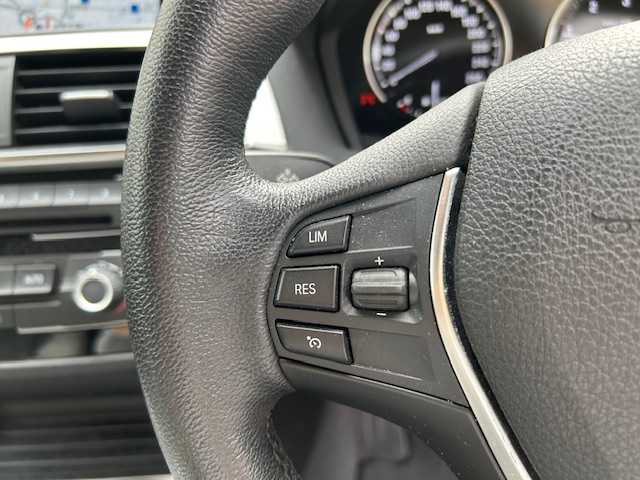 ＢＭＷ １１８ｄ スタイル 東京都 2018(平30)年 3.2万km 白 純正ナビ/　＜DVD/CD/Bluetooth/USB＞/バックカメラ/ＥＴＣ２．０/前後ドライブレコーダー/クルーズコントロール/衝突軽減ブレーキ/車線逸脱警報/コーナーセンサー/ハーフレザーシート/ステアリングスイッチ/電動格納ミラー/スマートキー×２/フロアマット/取扱説明書