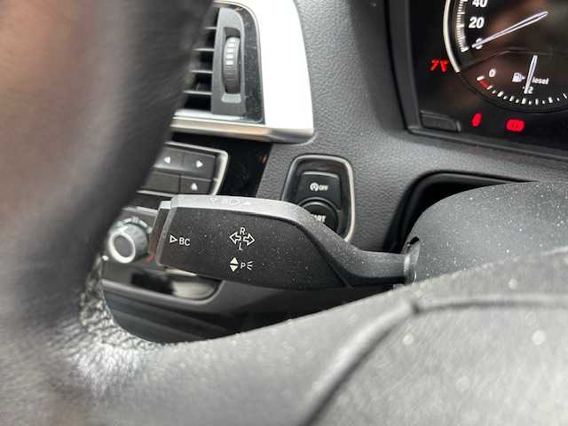 ＢＭＷ １１８ｄ スタイル 東京都 2018(平30)年 3.2万km 白 純正ナビ/　＜DVD/CD/Bluetooth/USB＞/バックカメラ/ＥＴＣ２．０/前後ドライブレコーダー/クルーズコントロール/衝突軽減ブレーキ/車線逸脱警報/コーナーセンサー/ハーフレザーシート/ステアリングスイッチ/電動格納ミラー/スマートキー×２/フロアマット/取扱説明書
