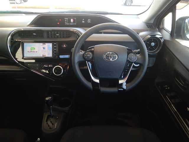 トヨタ アクア S スタイルブラック 福井県 2019(平31)年 2万km ホワイトパールクリスタルシャイン PCS（衝突軽減ブレーキ）/LDA(車線逸脱警報)/オートハイビーム/オートライト/プッシュスタート/スマートキー×2/純正ナビゲーション/・NSCN-W68/・Bluetooth接続/・SD/・AUX/・ワンセグ/・CD/バックカメラ/ステアリングスイッチ/純正ドライブレコーダー/ETC/純正フロアマット/ウインカー付きドアミラー/純正ドアバイザー/電動コーナーポール/新車保証書/取り扱い説明書