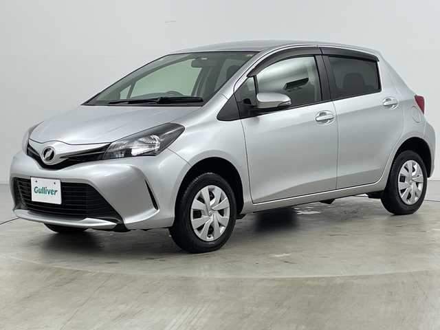 トヨタ ヴィッツ F 道央・札幌 2014(平26)年 7.7万km シルバーマイカM ・4WD/・寒冷地仕様/・社外ナビ&BT&フルセグ/・ドアミラーヒーター/・ETC/・鉄ホイール付スタッドレス積載/・リモコンキー