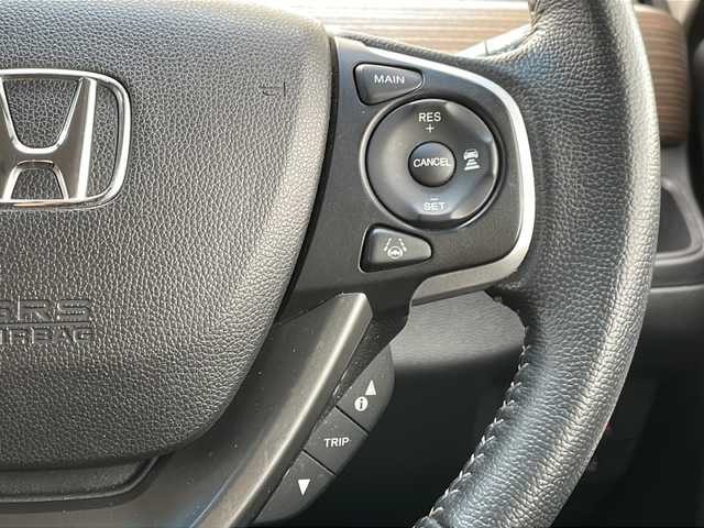 ホンダ フリード＋ ハイブリット クロスター ホンダセンシング 道北・旭川 2021(令3)年 5.8万km クリスタルブラックパール /４WD//禁煙車//寒冷地仕様//法人ワンオーナー//純正メモリナビ/CD/DVD/SD/BT/USB/TV//両側パワースライドドア//純正エンジンスターター//ホンダセンシング/衝突軽減ブレーキ/誤発進抑制機能/後方誤発進抑制機能/歩行者事故低減ステアリング/路外逸脱抑制機能/先行車発進お知らせ機能/標識認識機能/ACC/LKAS//バックカメラ//オートエアコン//フロントデアイサー//ビルトインETC//ミラーヒーター//前席シートヒーター//革巻きステアリング//ステリングスイッチ//リアサンシェード//エコモード//電動格納ミラー//ドアバイザー//ルーフレール//オートライト//LEDヘッドライト//LEDフォグランプ//ミラーウィンカー//夏タイヤ積込み//スペアキー//保証書//取説