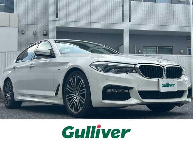 ＢＭＷ ５２３ｄ Mスポーツ ハイライン 愛知県 2017(平29)年 8万km アルピンホワイトⅢ メーカーナビ/(FM/AM/CD/DVD/BT/USB/フルセグ)/インテリジェントセーフティ/衝突軽減ブレーキ/ACC/車線逸脱警告/ブラインドスポットモニター/ステアリンクアシスト/イノベーションパッケージ/ハイラインパッケージ/ヘッドアップディスプレイ/アラウンドビューモニター・バックカメラ/ターボ/ディーゼル/パドルシフト/パワーシート/レザーシート/シートヒーター/パワーバックドア/LEDヘッドライト/フォグランプ/純正AW19インチ/電動格納ミラー/アイドリングストップ/ETC/プッシュスタート/スマートキー・スペアキー１本/ステアリングリモコン/ハンズフリー/ABS/取扱説明書・保証書
