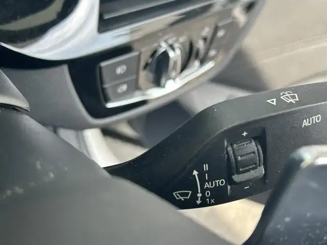 ＢＭＷ ５２３ｄ Mスポーツ ハイライン 愛知県 2017(平29)年 8万km アルピンホワイトⅢ メーカーナビ/(FM/AM/CD/DVD/BT/USB/フルセグ)/インテリジェントセーフティ/衝突軽減ブレーキ/ACC/車線逸脱警告/ブラインドスポットモニター/ステアリンクアシスト/イノベーションパッケージ/ハイラインパッケージ/ヘッドアップディスプレイ/アラウンドビューモニター・バックカメラ/ターボ/ディーゼル/パドルシフト/パワーシート/レザーシート/シートヒーター/パワーバックドア/LEDヘッドライト/フォグランプ/純正AW19インチ/電動格納ミラー/アイドリングストップ/ETC/プッシュスタート/スマートキー・スペアキー１本/ステアリングリモコン/ハンズフリー/ABS/取扱説明書・保証書