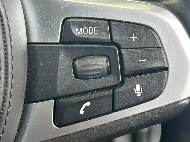 ＢＭＷ ５２３ｄ Mスポーツ ハイライン 愛知県 2017(平29)年 8万km アルピンホワイトⅢ メーカーナビ/(FM/AM/CD/DVD/BT/USB/フルセグ)/インテリジェントセーフティ/衝突軽減ブレーキ/ACC/車線逸脱警告/ブラインドスポットモニター/ステアリンクアシスト/イノベーションパッケージ/ハイラインパッケージ/ヘッドアップディスプレイ/アラウンドビューモニター・バックカメラ/ターボ/ディーゼル/パドルシフト/パワーシート/レザーシート/シートヒーター/パワーバックドア/LEDヘッドライト/フォグランプ/純正AW19インチ/電動格納ミラー/アイドリングストップ/ETC/プッシュスタート/スマートキー・スペアキー１本/ステアリングリモコン/ハンズフリー/ABS/取扱説明書・保証書