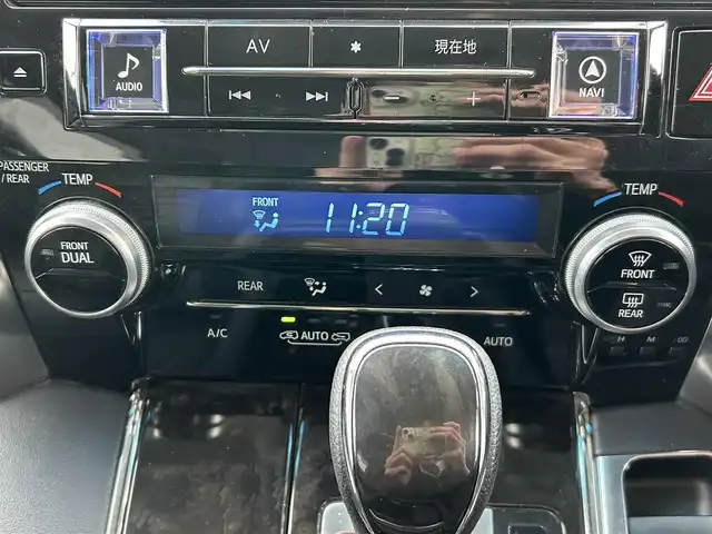 トヨタ アルファード S Cパッケージ 熊本県 2015(平27)年 7.1万km ホワイトパールクリスタルシャイン 社外ナビ（ALPINE）/・AM/FM/CD/DVD/SD/USB/HDMI/BT/・フルセグTV/バックカメラ/横滑り防止機能/クリアランスソナー/クルーズコントロール/前後コーナーセンサー/革巻きステアリング/・ステアリングリモコン/・ステアリングヒーター/レザーシート/・D/N席パワーシート/・D席シートメモリー/・N席＋二列目オットマン/オートライト/・LEDライト/・フォグランプ/フリップダウンモニター（ALPINE）/電動格納ミラー/・ウィンカーミラー/前後ドライブレコーダー（ZDR016）/電動サイドブレーキ/・ホールドボタン/パワーバックドア/ETC/ドアバイザー/純正アルミホイール/社外フロアマット/スマートキー/・スペアキー/社外フロアマット