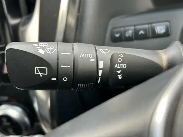 トヨタ アルファード S Cパッケージ 熊本県 2015(平27)年 7.1万km ホワイトパールクリスタルシャイン 社外ナビ（ALPINE）/・AM/FM/CD/DVD/SD/USB/HDMI/BT/・フルセグTV/バックカメラ/横滑り防止機能/クリアランスソナー/クルーズコントロール/前後コーナーセンサー/革巻きステアリング/・ステアリングリモコン/・ステアリングヒーター/レザーシート/・D/N席パワーシート/・D席シートメモリー/・N席＋二列目オットマン/オートライト/・LEDライト/・フォグランプ/フリップダウンモニター（ALPINE）/電動格納ミラー/・ウィンカーミラー/前後ドライブレコーダー（ZDR016）/電動サイドブレーキ/・ホールドボタン/パワーバックドア/ETC/ドアバイザー/純正アルミホイール/社外フロアマット/スマートキー/・スペアキー/社外フロアマット