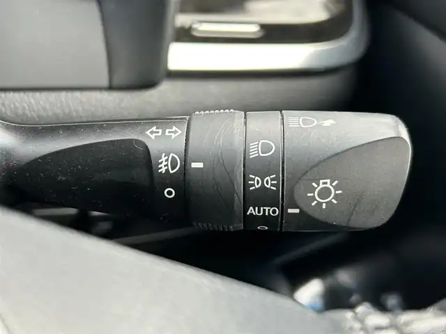 トヨタ アルファード S Cパッケージ 熊本県 2015(平27)年 7.1万km ホワイトパールクリスタルシャイン 社外ナビ（ALPINE）/・AM/FM/CD/DVD/SD/USB/HDMI/BT/・フルセグTV/バックカメラ/横滑り防止機能/クリアランスソナー/クルーズコントロール/前後コーナーセンサー/革巻きステアリング/・ステアリングリモコン/・ステアリングヒーター/レザーシート/・D/N席パワーシート/・D席シートメモリー/・N席＋二列目オットマン/オートライト/・LEDライト/・フォグランプ/フリップダウンモニター（ALPINE）/電動格納ミラー/・ウィンカーミラー/前後ドライブレコーダー（ZDR016）/電動サイドブレーキ/・ホールドボタン/パワーバックドア/ETC/ドアバイザー/純正アルミホイール/社外フロアマット/スマートキー/・スペアキー/社外フロアマット