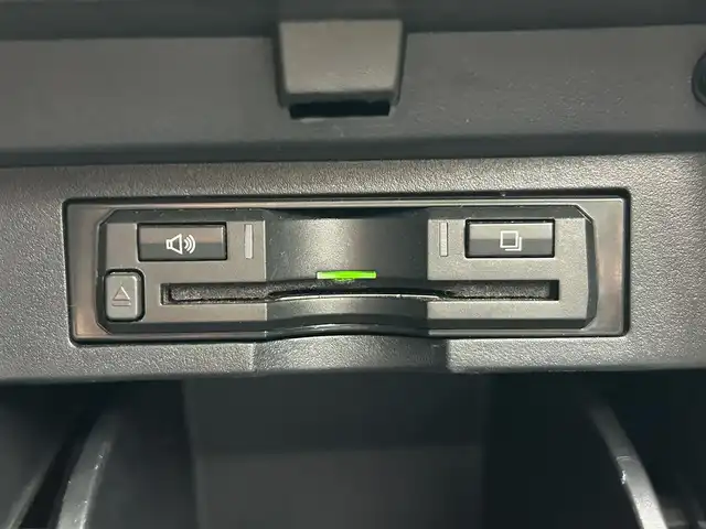 トヨタ アルファード S Cパッケージ 熊本県 2015(平27)年 7.1万km ホワイトパールクリスタルシャイン 社外ナビ（ALPINE）/・AM/FM/CD/DVD/SD/USB/HDMI/BT/・フルセグTV/バックカメラ/横滑り防止機能/クリアランスソナー/クルーズコントロール/前後コーナーセンサー/革巻きステアリング/・ステアリングリモコン/・ステアリングヒーター/レザーシート/・D/N席パワーシート/・D席シートメモリー/・N席＋二列目オットマン/オートライト/・LEDライト/・フォグランプ/フリップダウンモニター（ALPINE）/電動格納ミラー/・ウィンカーミラー/前後ドライブレコーダー（ZDR016）/電動サイドブレーキ/・ホールドボタン/パワーバックドア/ETC/ドアバイザー/純正アルミホイール/社外フロアマット/スマートキー/・スペアキー/社外フロアマット