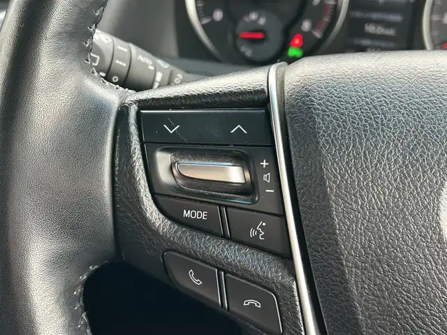 トヨタ アルファード S Cパッケージ 熊本県 2015(平27)年 7.1万km ホワイトパールクリスタルシャイン 社外ナビ（ALPINE）/・AM/FM/CD/DVD/SD/USB/HDMI/BT/・フルセグTV/バックカメラ/横滑り防止機能/クリアランスソナー/クルーズコントロール/前後コーナーセンサー/革巻きステアリング/・ステアリングリモコン/・ステアリングヒーター/レザーシート/・D/N席パワーシート/・D席シートメモリー/・N席＋二列目オットマン/オートライト/・LEDライト/・フォグランプ/フリップダウンモニター（ALPINE）/電動格納ミラー/・ウィンカーミラー/前後ドライブレコーダー（ZDR016）/電動サイドブレーキ/・ホールドボタン/パワーバックドア/ETC/ドアバイザー/純正アルミホイール/社外フロアマット/スマートキー/・スペアキー/社外フロアマット