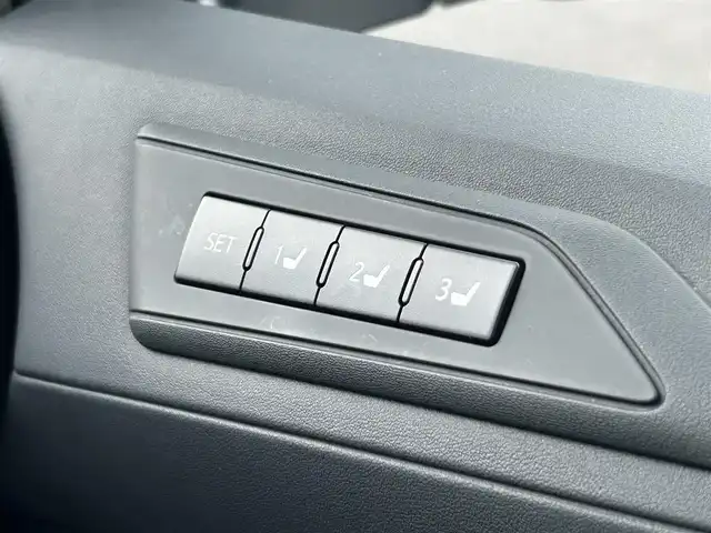 トヨタ アルファード S Cパッケージ 熊本県 2015(平27)年 7.1万km ホワイトパールクリスタルシャイン 社外ナビ（ALPINE）/・AM/FM/CD/DVD/SD/USB/HDMI/BT/・フルセグTV/バックカメラ/横滑り防止機能/クリアランスソナー/クルーズコントロール/前後コーナーセンサー/革巻きステアリング/・ステアリングリモコン/・ステアリングヒーター/レザーシート/・D/N席パワーシート/・D席シートメモリー/・N席＋二列目オットマン/オートライト/・LEDライト/・フォグランプ/フリップダウンモニター（ALPINE）/電動格納ミラー/・ウィンカーミラー/前後ドライブレコーダー（ZDR016）/電動サイドブレーキ/・ホールドボタン/パワーバックドア/ETC/ドアバイザー/純正アルミホイール/社外フロアマット/スマートキー/・スペアキー/社外フロアマット