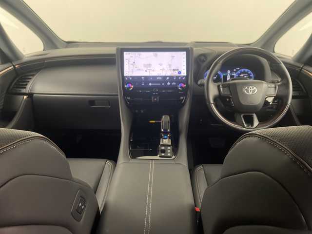 トヨタ アルファードハイブリット Z 埼玉県 2024(令6)年 1.4万km プラチナホワイトパールマイカ 独立ムーンルーフ/後席モニター　/純正１２．３インチナビ機能付きディスプレイオーディオ　/全方位カメラ　/ＢＳＭ　/前後ドライブレコーダー　/ビルトインＥＴＣ２．０　/デジタルインナーミラー　/自動駐車システム　/アダプティブクルーズコントロール/レーンキープアシスト/衝突軽減システム/シートヒーター/エアシート/パワーシート/電動リアゲート/オートブレーキホールド/電子パーキング/オートマティックハイビーム/前後コーナーセンサー/ワイヤレス充電器/オットマン/１００V充電/ヘッドアップディスプレイ/パドルシフト/純正アルミホイール/純正フロアマット/LEDヘッドライト