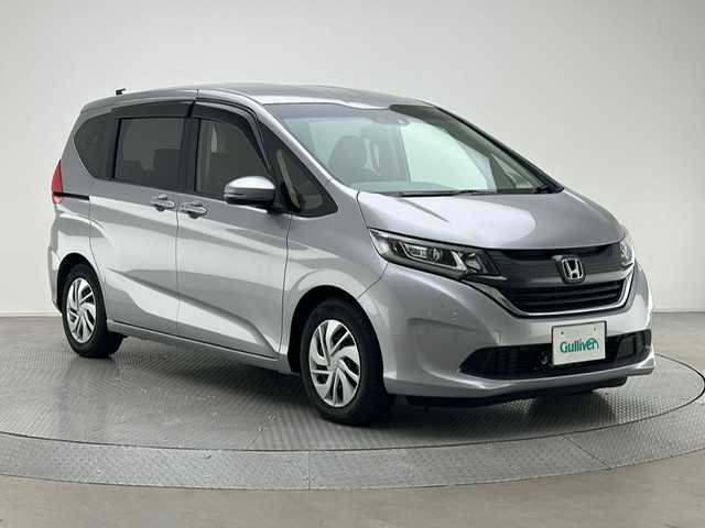 ホンダ フリード G ホンダセンシング 兵庫県 2017(平29)年 1.1万km ルナシルバーM ホンダセンシング/レーダークルーズコントロール/レーンキープアシスト/純正メモリーナビ＆フルセグTV/（CD＆DVD＆SD＆BT）/バックカメラ/ビルトインETC/ドラレコ/社外レーダー/両側パワースライドドア/アイドリングストップ/スマートキー/プッシュスタート