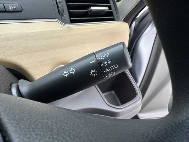 ホンダ フリード G ホンダセンシング 兵庫県 2017(平29)年 1.1万km ルナシルバーM ホンダセンシング/レーダークルーズコントロール/レーンキープアシスト/純正メモリーナビ＆フルセグTV/（CD＆DVD＆SD＆BT）/バックカメラ/ビルトインETC/ドラレコ/社外レーダー/両側パワースライドドア/アイドリングストップ/スマートキー/プッシュスタート