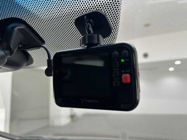 ホンダ フリード G ホンダセンシング 兵庫県 2017(平29)年 1.1万km ルナシルバーM ホンダセンシング/レーダークルーズコントロール/レーンキープアシスト/純正メモリーナビ＆フルセグTV/（CD＆DVD＆SD＆BT）/バックカメラ/ビルトインETC/ドラレコ/社外レーダー/両側パワースライドドア/アイドリングストップ/スマートキー/プッシュスタート