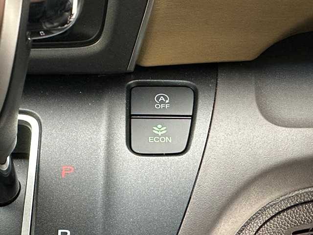 ホンダ フリード G ホンダセンシング 兵庫県 2017(平29)年 1.1万km ルナシルバーM ホンダセンシング/レーダークルーズコントロール/レーンキープアシスト/純正メモリーナビ＆フルセグTV/（CD＆DVD＆SD＆BT）/バックカメラ/ビルトインETC/ドラレコ/社外レーダー/両側パワースライドドア/アイドリングストップ/スマートキー/プッシュスタート