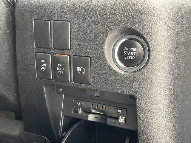 トヨタ アルファード S Cパッケージ 沖縄県 2018(平30)年 3.5万km ホワイトパールクリスタルシャイン 純正１０型ナビ　【NSZN-Z66T】/　(フルセグTV　Bluetooth　CD/DVD)/１２．８型フリップダウンモニター　/バックカメラ　/前後ドライブレコーダー　/ETC2.0/トヨタセーフティセンス/ステアリングスイッチ/ステアリングヒーター/両側パワースライドドア/パワーバックドア/オットマン/レザーシート　/パワーシート　/シートヒーター/エアシート/スマートキー/プッシュスタート/クリアランスソナー/ＬＥＤヘッドライト　/オートライト