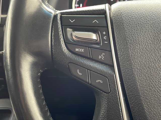 トヨタ アルファード S Cパッケージ 沖縄県 2018(平30)年 3.5万km ホワイトパールクリスタルシャイン 純正１０型ナビ　【NSZN-Z66T】/　(フルセグTV　Bluetooth　CD/DVD)/１２．８型フリップダウンモニター　/バックカメラ　/前後ドライブレコーダー　/ETC2.0/トヨタセーフティセンス/ステアリングスイッチ/ステアリングヒーター/両側パワースライドドア/パワーバックドア/オットマン/レザーシート　/パワーシート　/シートヒーター/エアシート/スマートキー/プッシュスタート/クリアランスソナー/ＬＥＤヘッドライト　/オートライト