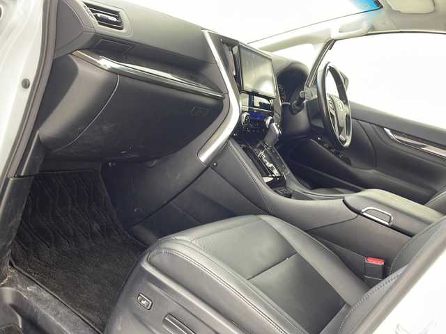 トヨタ アルファード S Cパッケージ 沖縄県 2018(平30)年 3.5万km ホワイトパールクリスタルシャイン 純正１０型ナビ　【NSZN-Z66T】/　(フルセグTV　Bluetooth　CD/DVD)/１２．８型フリップダウンモニター　/バックカメラ　/前後ドライブレコーダー　/ETC2.0/トヨタセーフティセンス/ステアリングスイッチ/ステアリングヒーター/両側パワースライドドア/パワーバックドア/オットマン/レザーシート　/パワーシート　/シートヒーター/エアシート/スマートキー/プッシュスタート/クリアランスソナー/ＬＥＤヘッドライト　/オートライト