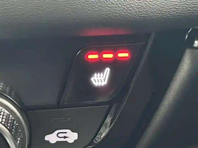 ホンダ ヴェゼル ハイブリッド e:HEV Z 岡山県 2025(令7)年 0.1千km クリスタルブラックパール 登録済未使用車/Honda CONNECT9インチディスプレー/【Bluetooth/フルセグTV/Carplay】/ワイヤレス充電　/ビルトインETC2.0/バックカメラ/パドルシフト/Honda SENSING/・トラフィックジャムアシスト/・アダプティブドライビングビーム/・急アクセル抑制機能/・衝突軽減ブレーキ（CMBS）/・渋滞追従機能付アダプティブクルーズコントロール（ACC）/・車線維持支援システム（LKAS）/・ブラインドスポットインフォメーション/セーフティ・サポートカーS〈ワイド〉/ステアリングヒーター/運転席＆助手席シートヒーター/オートブレーキホールド/スマートキー×2/新車保証書/取扱説明書/ナビ取扱説明書