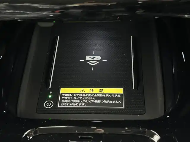 ホンダ ヴェゼル ハイブリッド e:HEV Z 岡山県 2025(令7)年 0.1千km クリスタルブラックパール 登録済未使用車/Honda CONNECT9インチディスプレー/【Bluetooth/フルセグTV/Carplay】/ワイヤレス充電　/ビルトインETC2.0/バックカメラ/パドルシフト/Honda SENSING/・トラフィックジャムアシスト/・アダプティブドライビングビーム/・急アクセル抑制機能/・衝突軽減ブレーキ（CMBS）/・渋滞追従機能付アダプティブクルーズコントロール（ACC）/・車線維持支援システム（LKAS）/・ブラインドスポットインフォメーション/セーフティ・サポートカーS〈ワイド〉/ステアリングヒーター/運転席＆助手席シートヒーター/オートブレーキホールド/スマートキー×2/新車保証書/取扱説明書/ナビ取扱説明書