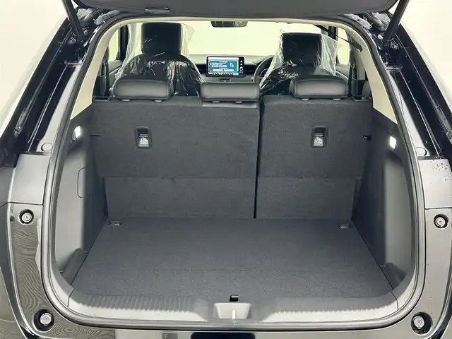 ホンダ ヴェゼル ハイブリッド e:HEV Z 岡山県 2025(令7)年 0.1千km クリスタルブラックパール 登録済未使用車/Honda CONNECT9インチディスプレー/【Bluetooth/フルセグTV/Carplay】/ワイヤレス充電　/ビルトインETC2.0/バックカメラ/パドルシフト/Honda SENSING/・トラフィックジャムアシスト/・アダプティブドライビングビーム/・急アクセル抑制機能/・衝突軽減ブレーキ（CMBS）/・渋滞追従機能付アダプティブクルーズコントロール（ACC）/・車線維持支援システム（LKAS）/・ブラインドスポットインフォメーション/セーフティ・サポートカーS〈ワイド〉/ステアリングヒーター/運転席＆助手席シートヒーター/オートブレーキホールド/スマートキー×2/新車保証書/取扱説明書/ナビ取扱説明書