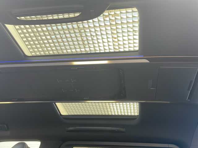 トヨタ ヴェルファイア ハイブリット Z プレミア 愛知県 2024(令6)年 2万km プラチナホワイトパールマイカ ワンオーナー/左右独立ムーンルーフ/トヨタチームメイト/【アドバンストパーク・パーキングサポートブレーキ（周辺静止物）・アドバンストドライブ・緊急時操舵支援・フロントクロストラフィックアラート・レーンチェンジアシスト・ドライバーモニターカメラ】/Toyota Safety Sense/【プリクラッシュセーフティ・レーントレーシングアシスト・全車速追従機能付レーダークルーズコントロール・アダプティブハイビームシステム/・ロードサインアシスト・ドライバー異常時対応システム・プロアクティブドライビングアシスト・発進遅れ告知機能・BSM】/パーキングサポートブレーキ/デジタルインナーミラー/14インチディスプレイオーディオ/【車載ナビ・地デジTV・Mira cast】/純正フリップダウンモニター/ETC2.0/パノラミックビューモニター/ヘッドアップディスプレイ/両側パワースライドドア/パワーバックドア/本革シート/シートヒーター/ベンチレーション/ステアリングヒーター/置くだけ充電/新車保証書/スペアキーあり