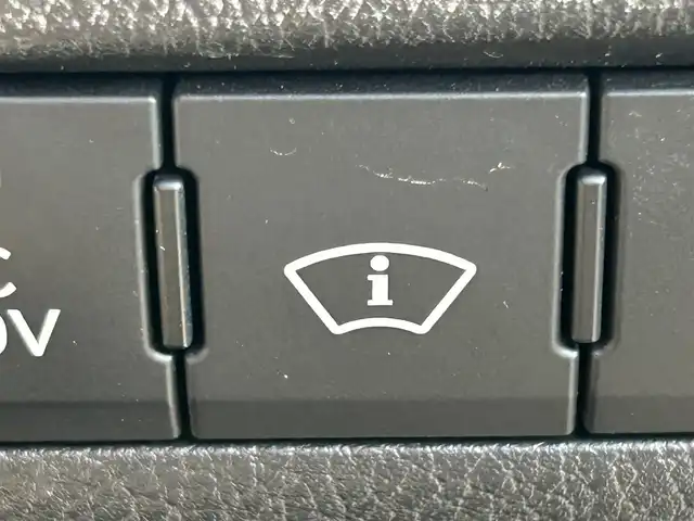 レクサス ＥＳ 300h バージョンL 岡山県 2019(令1)年 9.5万km ブラック 登録時走行距離94896km/サンルーフ/純正12.3型ナビ/（AM/FM/CD/DVD/BT/TV/CarPlay）/パノラミックビューモニター/デジタルインナーミラー/レザーシート/D/N席シートヒーター/ベンチレーション/D/N席パワーシート/パワーバックドア/レクサスセーフティシステム/・プリクラッシュセーフティ/・レーンディパーチャアラート/・アダプティブクルーズコントロール/・オートマチックハイビーム/・ブラインドスポットモニター/純正18インチアルミホイール/LEDヘッドライト/ビルトインETC/スマートキー×２/カードキー