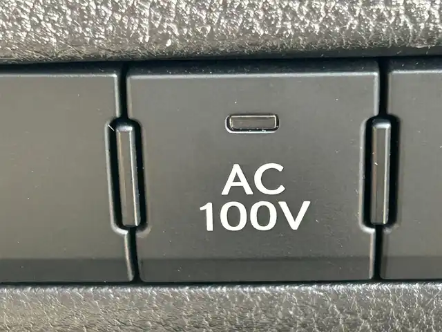 レクサス ＥＳ 300h バージョンL 岡山県 2019(令1)年 9.5万km ブラック 登録時走行距離94896km/サンルーフ/純正12.3型ナビ/（AM/FM/CD/DVD/BT/TV/CarPlay）/パノラミックビューモニター/デジタルインナーミラー/レザーシート/D/N席シートヒーター/ベンチレーション/D/N席パワーシート/パワーバックドア/レクサスセーフティシステム/・プリクラッシュセーフティ/・レーンディパーチャアラート/・アダプティブクルーズコントロール/・オートマチックハイビーム/・ブラインドスポットモニター/純正18インチアルミホイール/LEDヘッドライト/ビルトインETC/スマートキー×２/カードキー