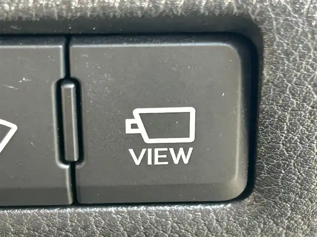 レクサス ＥＳ 300h バージョンL 岡山県 2019(令1)年 9.5万km ブラック 登録時走行距離94896km/サンルーフ/純正12.3型ナビ/（AM/FM/CD/DVD/BT/TV/CarPlay）/パノラミックビューモニター/デジタルインナーミラー/レザーシート/D/N席シートヒーター/ベンチレーション/D/N席パワーシート/パワーバックドア/レクサスセーフティシステム/・プリクラッシュセーフティ/・レーンディパーチャアラート/・アダプティブクルーズコントロール/・オートマチックハイビーム/・ブラインドスポットモニター/純正18インチアルミホイール/LEDヘッドライト/ビルトインETC/スマートキー×２/カードキー