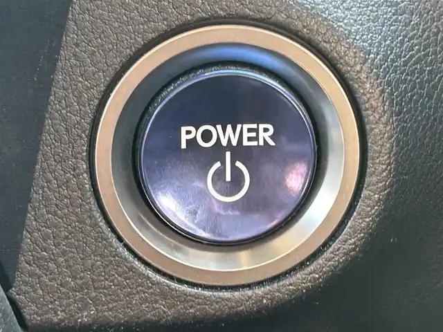 レクサス ＥＳ 300h バージョンL 岡山県 2019(令1)年 9.5万km ブラック 登録時走行距離94896km/サンルーフ/純正12.3型ナビ/（AM/FM/CD/DVD/BT/TV/CarPlay）/パノラミックビューモニター/デジタルインナーミラー/レザーシート/D/N席シートヒーター/ベンチレーション/D/N席パワーシート/パワーバックドア/レクサスセーフティシステム/・プリクラッシュセーフティ/・レーンディパーチャアラート/・アダプティブクルーズコントロール/・オートマチックハイビーム/・ブラインドスポットモニター/純正18インチアルミホイール/LEDヘッドライト/ビルトインETC/スマートキー×２/カードキー