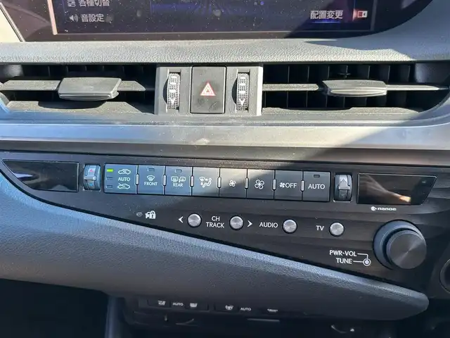 レクサス ＥＳ 300h バージョンL 岡山県 2019(令1)年 9.5万km ブラック 登録時走行距離94896km/サンルーフ/純正12.3型ナビ/（AM/FM/CD/DVD/BT/TV/CarPlay）/パノラミックビューモニター/デジタルインナーミラー/レザーシート/D/N席シートヒーター/ベンチレーション/D/N席パワーシート/パワーバックドア/レクサスセーフティシステム/・プリクラッシュセーフティ/・レーンディパーチャアラート/・アダプティブクルーズコントロール/・オートマチックハイビーム/・ブラインドスポットモニター/純正18インチアルミホイール/LEDヘッドライト/ビルトインETC/スマートキー×２/カードキー