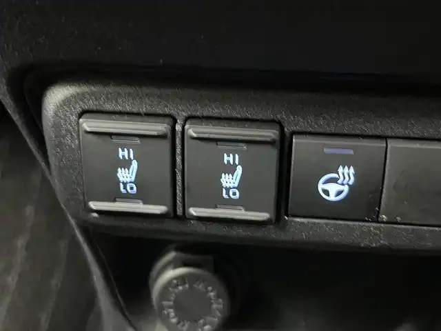 トヨタ シエンタ G 滋賀県 2025(令7)年 1.2万km ベージュ 純正8インチナビ/Bluetooth/USB/パノラミックビューモニター/両側パワースライドドア/セーフティセンス/コンフォートパッケージ/パーキングサポートブレーキ/ブラインドスポットモニター/LEDヘッドライト/ビルトインETC/純正フロアマット/ドアバイザー/プッシュスタート/スマートキー