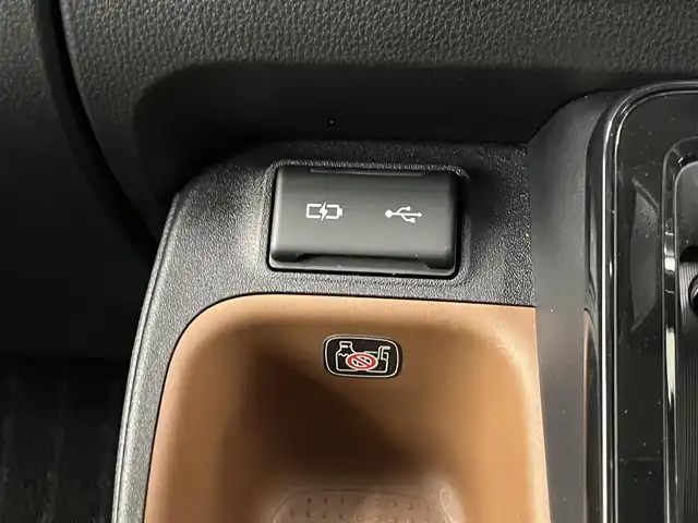 トヨタ シエンタ G 滋賀県 2025(令7)年 1.2万km ベージュ 純正8インチナビ/Bluetooth/USB/パノラミックビューモニター/両側パワースライドドア/セーフティセンス/コンフォートパッケージ/パーキングサポートブレーキ/ブラインドスポットモニター/LEDヘッドライト/ビルトインETC/純正フロアマット/ドアバイザー/プッシュスタート/スマートキー