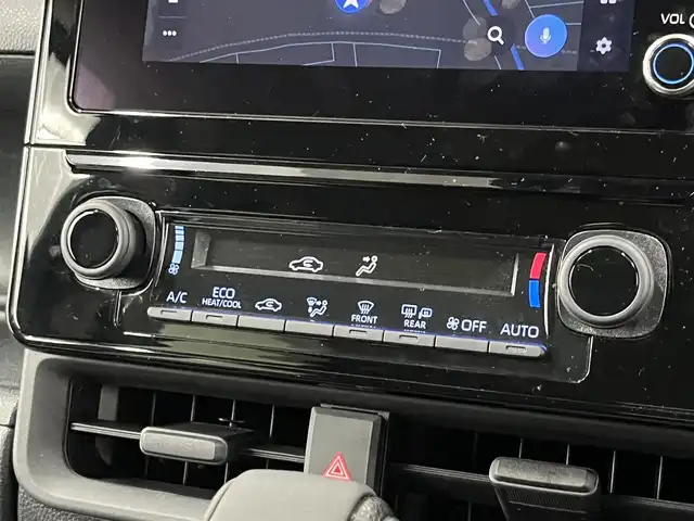 トヨタ シエンタ G 滋賀県 2025(令7)年 1.2万km ベージュ 純正8インチナビ/Bluetooth/USB/パノラミックビューモニター/両側パワースライドドア/セーフティセンス/コンフォートパッケージ/パーキングサポートブレーキ/ブラインドスポットモニター/LEDヘッドライト/ビルトインETC/純正フロアマット/ドアバイザー/プッシュスタート/スマートキー