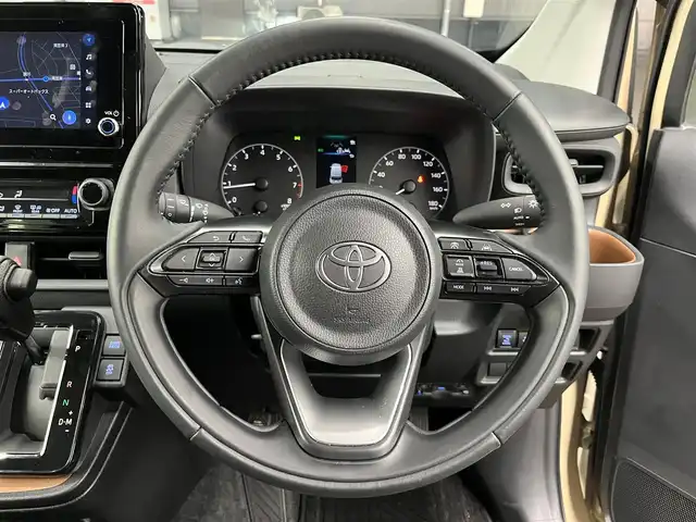 トヨタ シエンタ G 滋賀県 2025(令7)年 1.2万km ベージュ 純正8インチナビ/Bluetooth/USB/パノラミックビューモニター/両側パワースライドドア/セーフティセンス/コンフォートパッケージ/パーキングサポートブレーキ/ブラインドスポットモニター/LEDヘッドライト/ビルトインETC/純正フロアマット/ドアバイザー/プッシュスタート/スマートキー