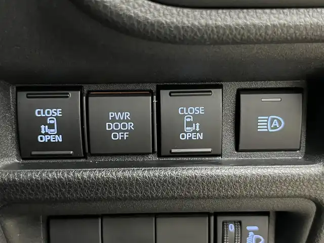 トヨタ シエンタ G 滋賀県 2025(令7)年 1.2万km ベージュ 純正8インチナビ/Bluetooth/USB/パノラミックビューモニター/両側パワースライドドア/セーフティセンス/コンフォートパッケージ/パーキングサポートブレーキ/ブラインドスポットモニター/LEDヘッドライト/ビルトインETC/純正フロアマット/ドアバイザー/プッシュスタート/スマートキー