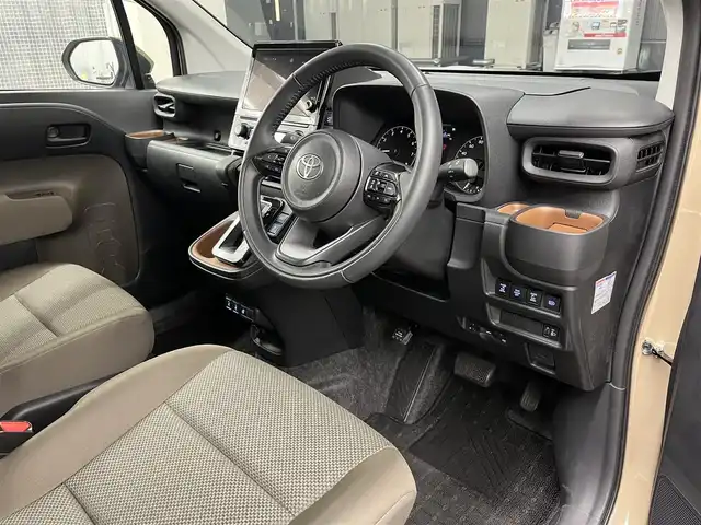 トヨタ シエンタ G 滋賀県 2025(令7)年 1.2万km ベージュ 純正8インチナビ/Bluetooth/USB/パノラミックビューモニター/両側パワースライドドア/セーフティセンス/コンフォートパッケージ/パーキングサポートブレーキ/ブラインドスポットモニター/LEDヘッドライト/ビルトインETC/純正フロアマット/ドアバイザー/プッシュスタート/スマートキー