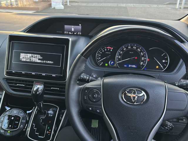 トヨタ エスクァイア Gi 福島県 2017(平29)年 8.5万km ホワイトパールクリスタルシャイン ロールサンシェード/フルモデリスタエアロ/純正ドアバイザー/電動格納ミラー/・ウィンカーミラー/革張りステアリング/・ステアリングスイッチ/・クルーズコントロール