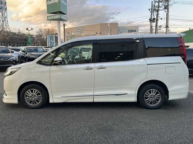 トヨタ エスクァイア Gi 福島県 2017(平29)年 8.5万km ホワイトパールクリスタルシャイン ロールサンシェード/フルモデリスタエアロ/純正ドアバイザー/電動格納ミラー/・ウィンカーミラー/革張りステアリング/・ステアリングスイッチ/・クルーズコントロール