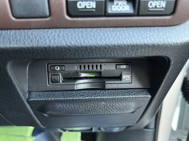 トヨタ エスクァイア Gi 福島県 2017(平29)年 8.5万km ホワイトパールクリスタルシャイン ロールサンシェード/フルモデリスタエアロ/純正ドアバイザー/電動格納ミラー/・ウィンカーミラー/革張りステアリング/・ステアリングスイッチ/・クルーズコントロール