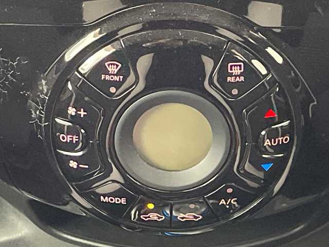 日産 ノート 鹿児島県 2018(平30)年 5.9万km パール フルエアロ　/純正SDナビ　/（フルセグ/Bluetooth/CD/DVD）/バックカメラ　/ドライブレコーダー　/エマージェンシーブレーキ　/レーンディパーチャーアラート　/コーナーセンサー　/ステアリングリモコン　/ＥＴＣ　/衝突軽減ブレーキ　/プッシュスタートボタン/スマートキー/取扱説明書