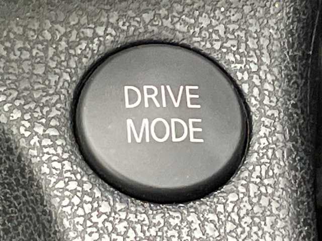 日産 ノート 鹿児島県 2018(平30)年 5.9万km パール フルエアロ　/純正SDナビ　/（フルセグ/Bluetooth/CD/DVD）/バックカメラ　/ドライブレコーダー　/エマージェンシーブレーキ　/レーンディパーチャーアラート　/コーナーセンサー　/ステアリングリモコン　/ＥＴＣ　/衝突軽減ブレーキ　/プッシュスタートボタン/スマートキー/取扱説明書